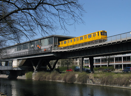U-Bahnhof Möckernbrücke U1