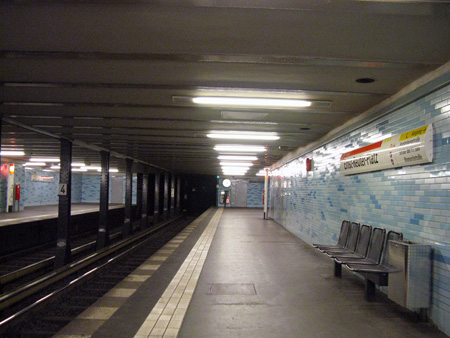 U-Bahnhof Ernst-Reuter-Platz U2