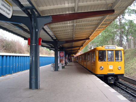 U-Bahnhof Thielplatz U3