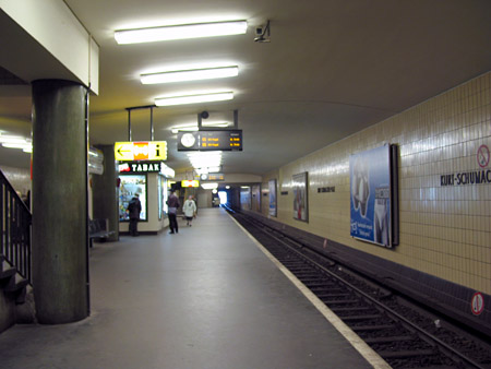 U-Bahnhof Kurt-Schumacher-Platz