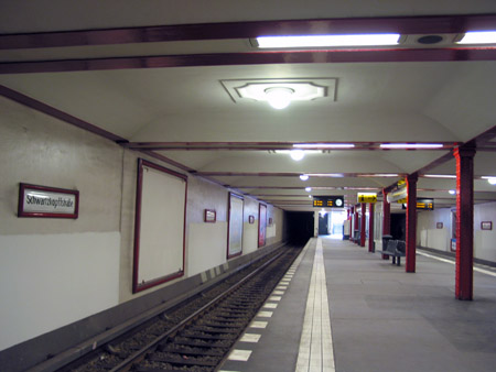 U-Bahnhof Schwartzkopffstraße